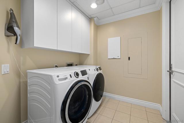 2500 6th Ave, San Diego CA: https://media.crmls.org/mediaz/957abf49-776b-4b0f-84e2-fcfa5e45d2c7.jpg