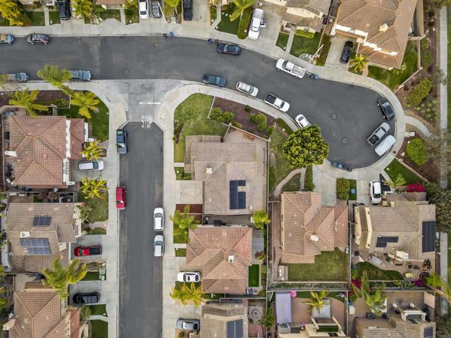 2194 Honeybee Street, Chula Vista CA: https://media.crmls.org/mediaz/957b0793-1412-4513-922a-64fc27adfe78.jpg