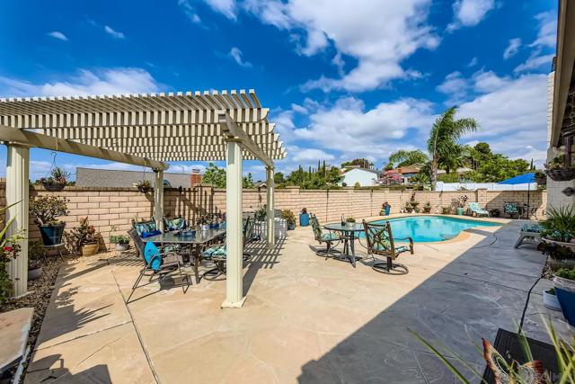 12450 Robison Blvd, Poway CA: https://media.crmls.org/mediaz/957b4869-6cf9-45e3-abd1-a98fc55d073d.jpg