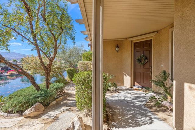 37 Shoreline Drive, Rancho Mirage CA: https://media.crmls.org/mediaz/957d039d-030a-42a6-abf0-8d222bae9ea5.jpg