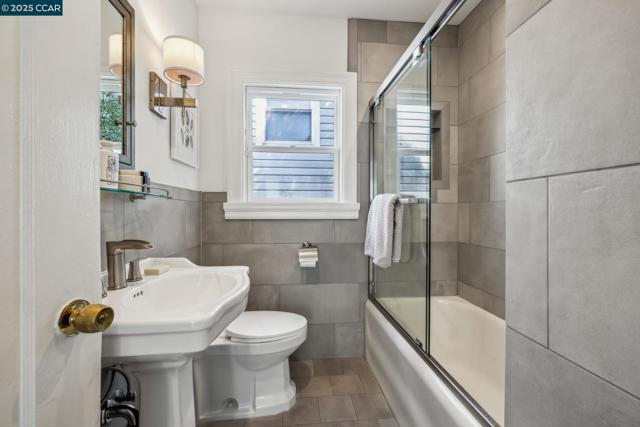 3036 Delaware St, Oakland CA: https://media.crmls.org/mediaz/957d119a-aa34-4daf-9852-e5c057a15a0b.jpg