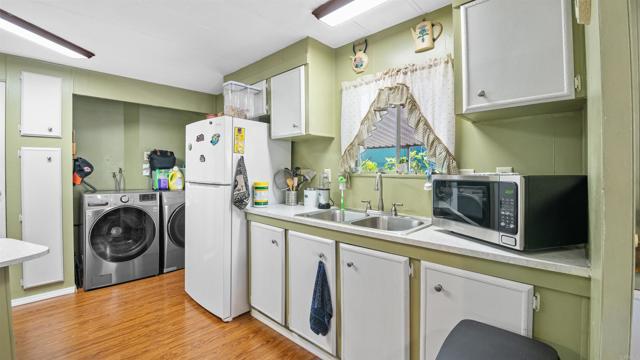 Detail Gallery Image 5 of 22 For 2700 E Valley Parkway #315,  Escondido,  CA 92027 - 3 Beds | 2 Baths