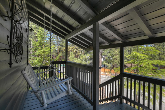 300 E Aeroplane Boulevard, Big Bear CA: https://media.crmls.org/mediaz/957d7c8a-430d-49d4-9b4c-38803c365d7f.jpg