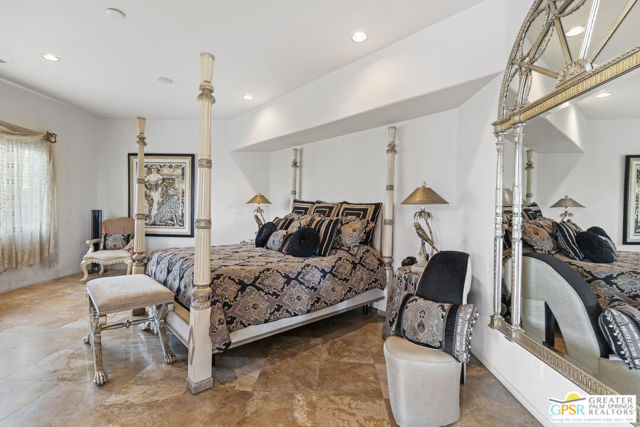18 Calais Circle, Rancho Mirage CA: https://media.crmls.org/mediaz/957d7e0a-1305-453f-bd75-c65962316a64.jpg