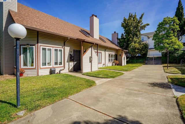 627 Military E St, Benicia CA: https://media.crmls.org/mediaz/957da4fa-ee5f-429e-9615-31cd5a740073.jpg