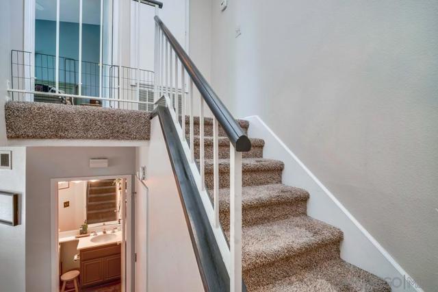 1721 Maxwell Ln, Corona CA: https://media.crmls.org/mediaz/957e4c28-750a-4564-9904-9ea80984baca.jpg