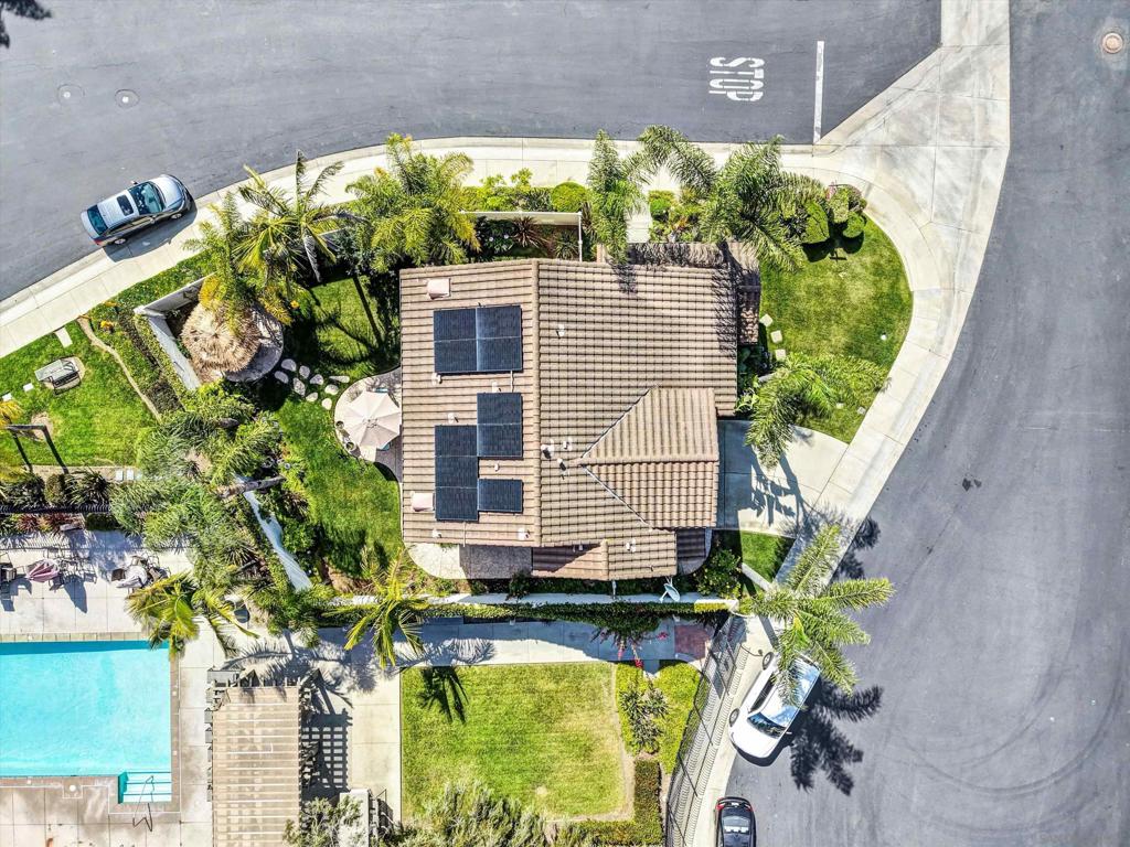 https://media.crmls.org/mediaz/957e7c5a-fa2c-4423-9eaa-69aaecdc8d3e.jpg?preset=X-Large