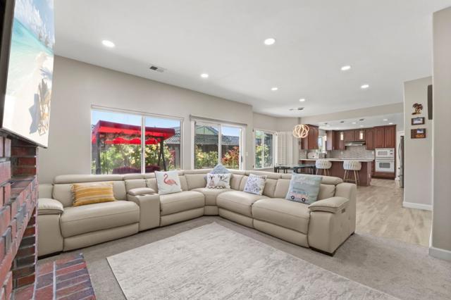38173 Canyon Oaks Court, Fremont CA: https://media.crmls.org/mediaz/957e81f4-7998-4791-9f77-290b08ee11aa.jpg
