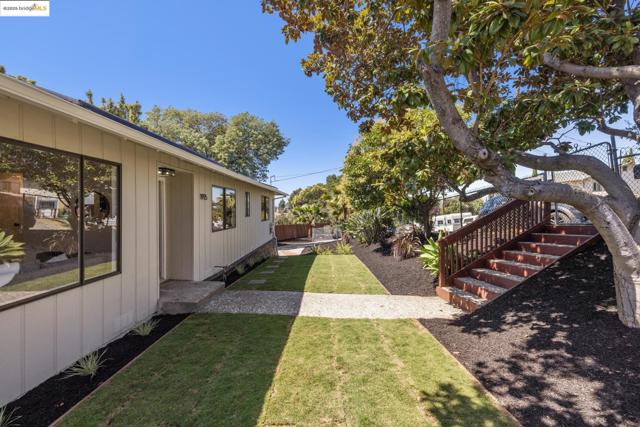 1995 149th Ave, San Leandro CA: https://media.crmls.org/mediaz/957eac68-c9e8-462e-a78f-11c1508aa279.jpg