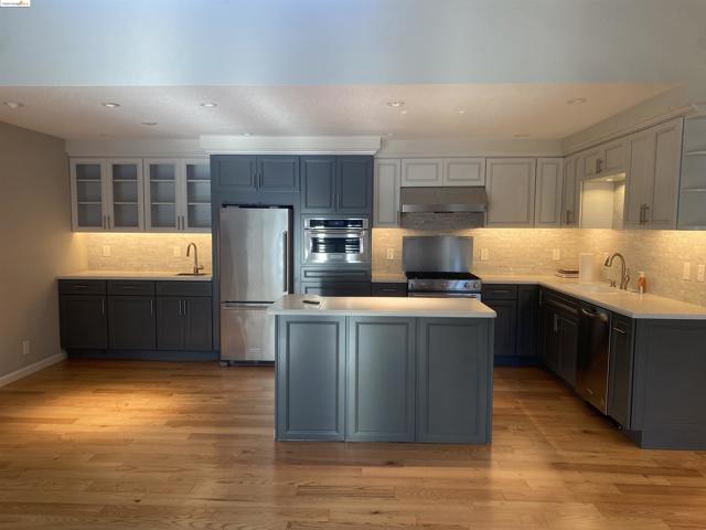 190 Cleaveland Rd, Pleasant Hill CA: https://media.crmls.org/mediaz/957ec8c1-1952-4a1b-a4bf-d069fefb491a.jpg