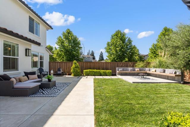 17920 Stoney Creek Way, Morgan Hill CA: https://media.crmls.org/mediaz/957ef6e4-4be9-4794-b1d6-1dc72035e6d2.jpg