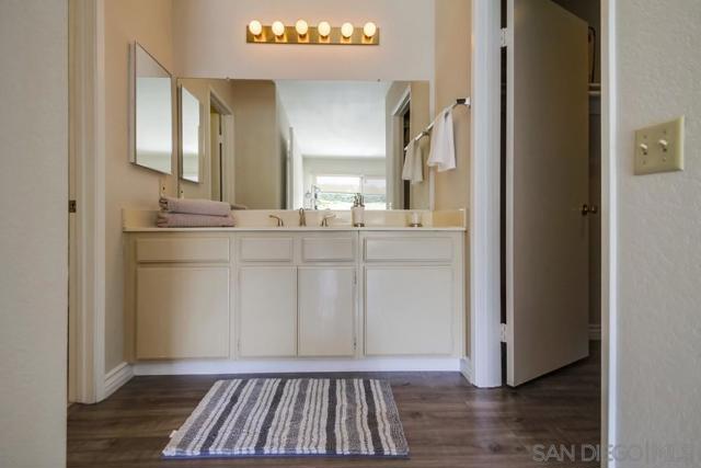 4175 Porte de Merano, San Diego CA: https://media.crmls.org/mediaz/957f9b84-db82-48b8-b77d-0a4020f4f547.jpg