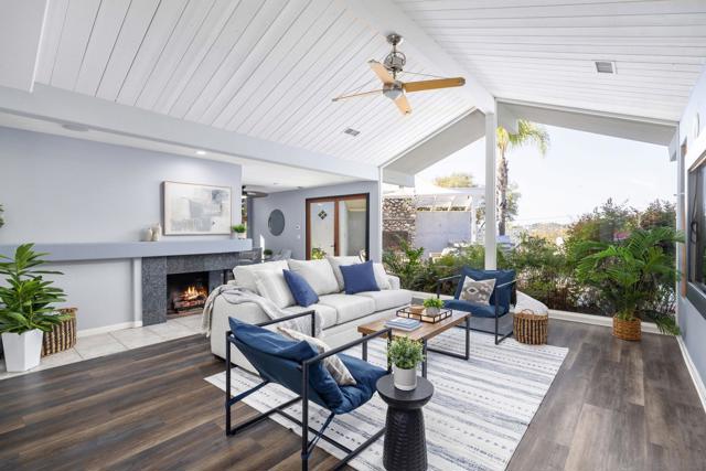 16334 Woodson View Rd, Poway CA: https://media.crmls.org/mediaz/957fe4f2-be57-48fe-86c3-f2361a902b86.jpg