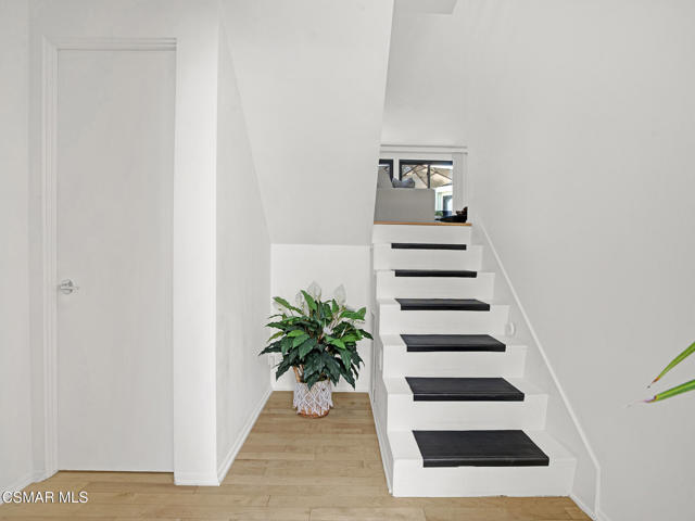 1206 S Westlake Boulevard, Westlake Village CA: https://media.crmls.org/mediaz/95805c12-2c87-47e8-aba1-22896e5c3505.jpg