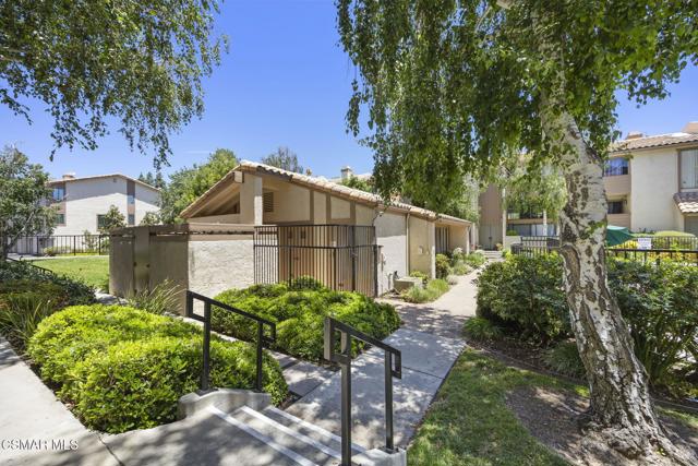 26341 W Bravo Lane, Calabasas CA: https://media.crmls.org/mediaz/95809d95-be9e-47ce-95f9-c9445d9bd686.jpg
