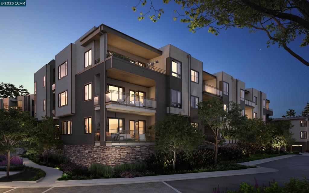 20 Woodbury Highlands Court #10