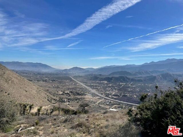 8125 Centola Road, Phelan CA: https://media.crmls.org/mediaz/9580e04a-471f-49a3-9345-5d4e5a80796c.jpg