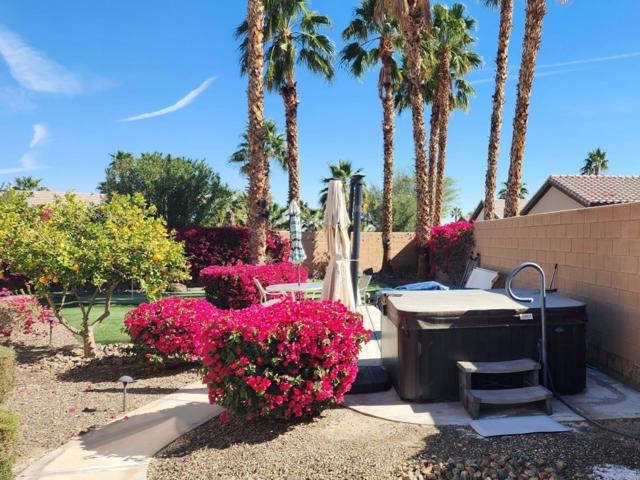 60284 Honeysuckle Street, La Quinta CA: https://media.crmls.org/mediaz/95817118-35c8-4fdf-b191-249d4124ee5c.jpg