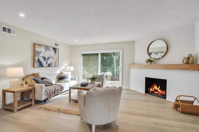 Detail Gallery Image 4 of 26 For 20338 Lake Erie Dr, Walnut,  CA 91789 - 4 Beds | 2 Baths