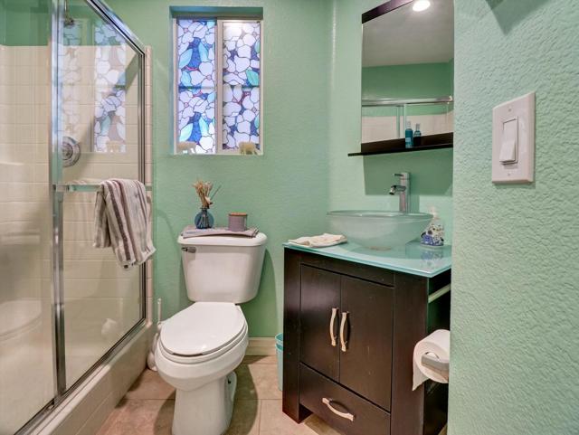 Image 9 of 30 For 69738 Kent Place