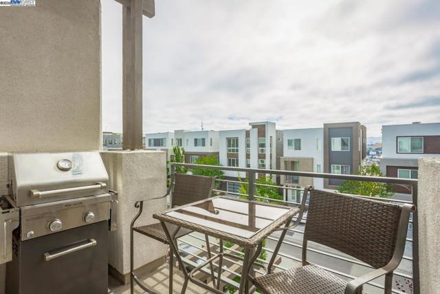 3077 Valley Of Hearts Del Pl, San Jose CA: https://media.crmls.org/mediaz/95823016-5b8b-4c0e-bce0-2c2088bf46c0.jpg