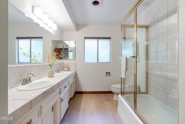 Detail Gallery Image 16 of 32 For 1327 S Hollencrest Dr, West Covina,  CA 91791 - 4 Beds | 4 Baths