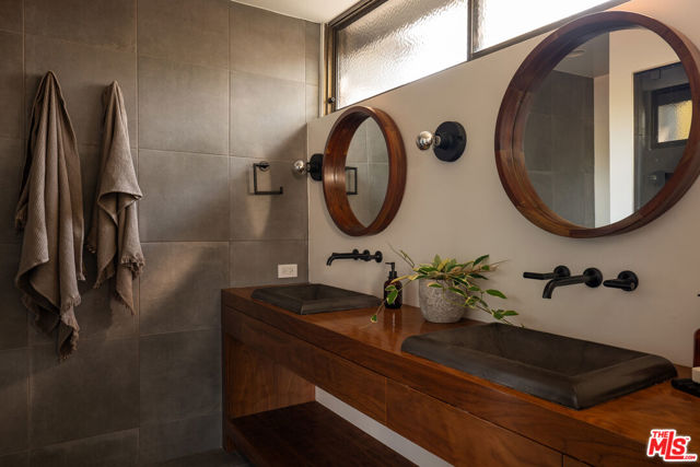 Drew Fenton | 28036 Sea Lane Drive Malibu CA | MLS: 7349915 Drew Fenton | 28036 Sea Lane Drive Malibu CA | MLS: 7349915