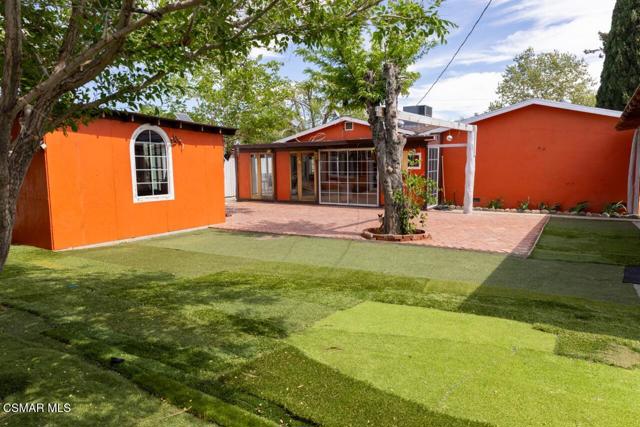 38251 Lisman Avenue, Palmdale CA: https://media.crmls.org/mediaz/958306f1-306f-486d-8603-c61c01c77990.jpg