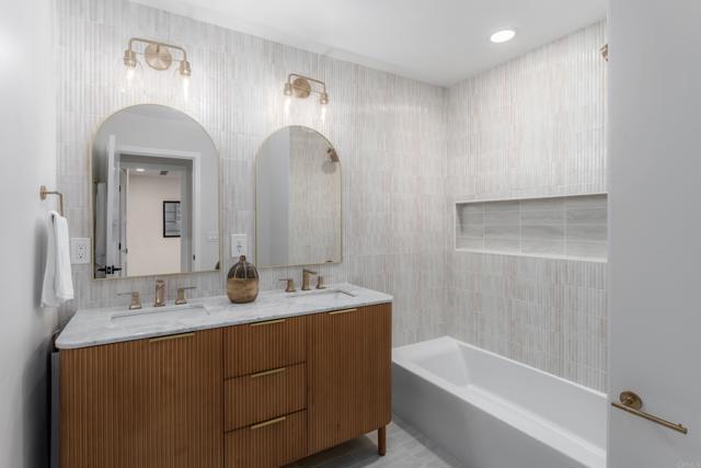 2623 Ocean Front Walk, San Diego CA: https://media.crmls.org/mediaz/958422c9-e04e-401f-9381-afc1540dc159.jpg