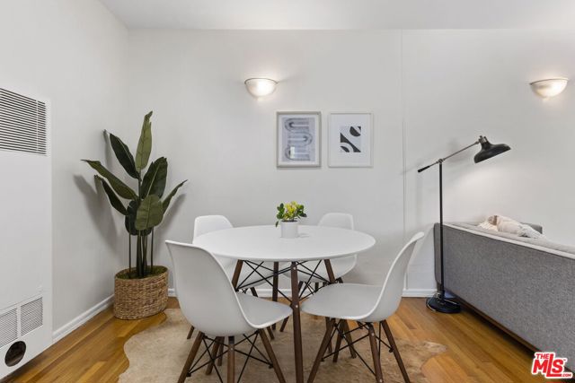 2033 EUCLID Street, 2 photo 5