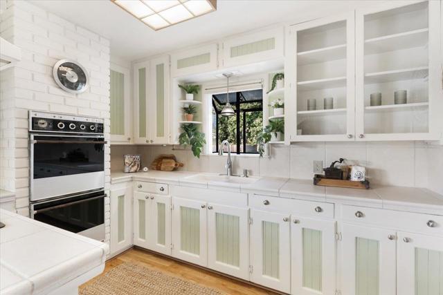 172 W Phillips Road, Watsonville CA: https://media.crmls.org/mediaz/95851042-e20a-436f-90f2-1c65f840cf51.jpg