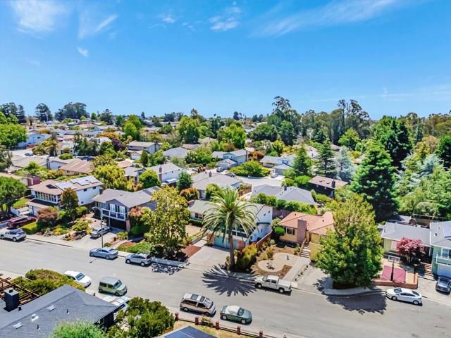 239 Segre Place, Santa Cruz CA: https://media.crmls.org/mediaz/958639bf-ea8a-4950-ab6d-3e2013a473d8.jpg