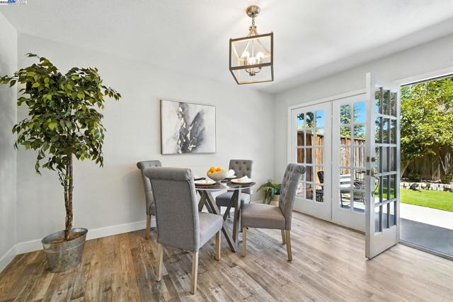824 Royal Ann Ln, Concord CA: https://media.crmls.org/mediaz/9586c0b2-6bc7-4fea-a95a-2dbf098f1bbb.jpg