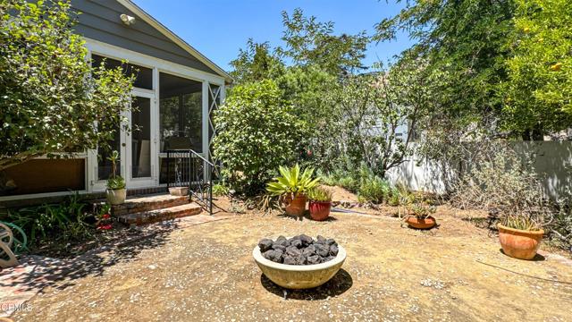 2560 Allen Avenue, Altadena CA: https://media.crmls.org/mediaz/9586ca5b-4bf9-4634-9fbe-de7ca95b21d2.jpg