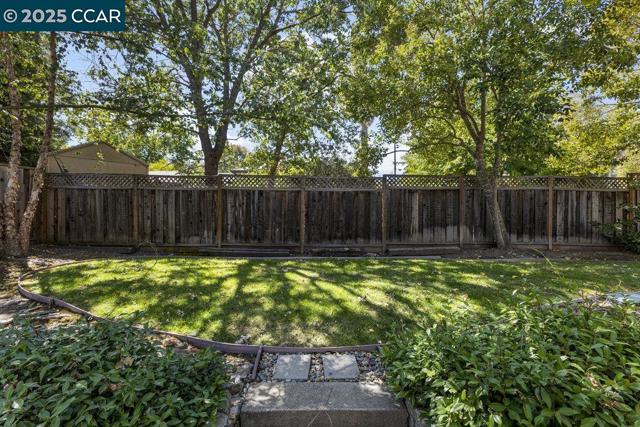 41 Iris Ln, Walnut Creek CA: https://media.crmls.org/mediaz/9586cc95-8352-4073-877a-b1e636ee3c07.jpg
