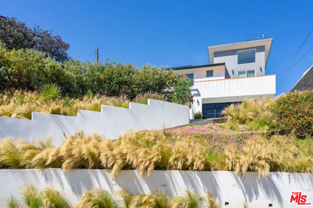 3437 Troy Drive