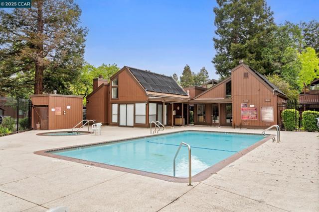 879 Camelback Pl, Pleasant Hill CA: https://media.crmls.org/mediaz/9587c992-96a2-4e37-9002-0bca6646bb69.jpg
