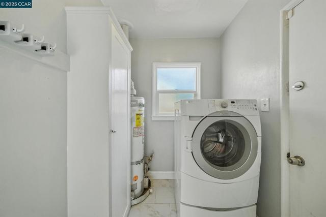 3832 33rd St, Sacramento CA: https://media.crmls.org/mediaz/9587d5ab-7580-4615-85d3-0c71a1ff1ff5.jpg