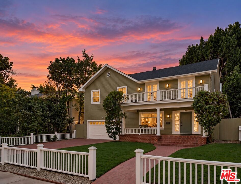 1537 N Orange Grove Avenue — Traditional