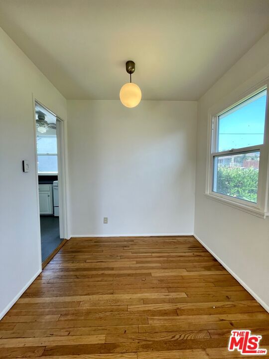 5954 W 85Th Place, Los Angeles CA: https://media.crmls.org/mediaz/95890b0d-6026-4bb8-b59c-13f0600d5d28.jpg