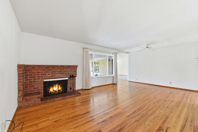 4975 Bel Escou Drive, San Jose CA: https://media.crmls.org/mediaz/95892dcf-0013-4364-8fff-c82b7a91f58f.jpg