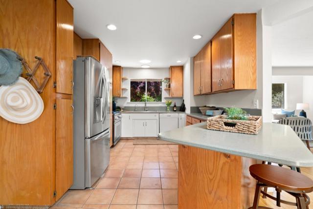 3407 Maplethorpe Lane, Soquel CA: https://media.crmls.org/mediaz/95897346-f98e-47c0-b828-678162d0fb81.jpg