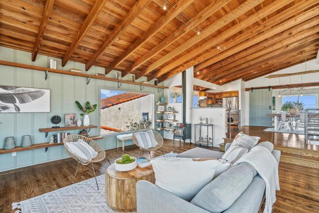 22956 E Cliff Drive, Santa Cruz CA: https://media.crmls.org/mediaz/9589e4d9-443d-420f-80f3-4813da37aa86.jpg