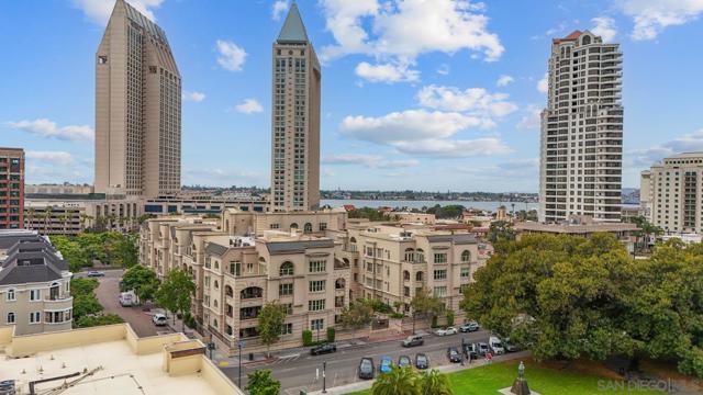 655 India St, San Diego CA: https://media.crmls.org/mediaz/9589f0f5-1e50-41b3-b781-e3c0527bd57d.jpg
