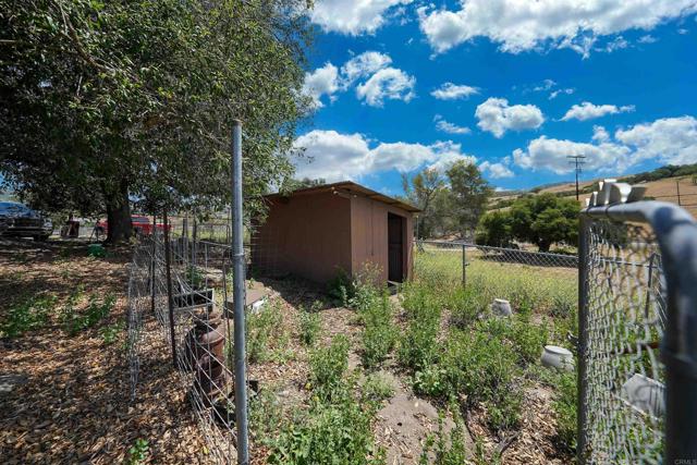 1250 E Old Julian Highway, Ramona CA: https://media.crmls.org/mediaz/9589fa6a-af22-4840-837c-af8535b9e0b8.jpg