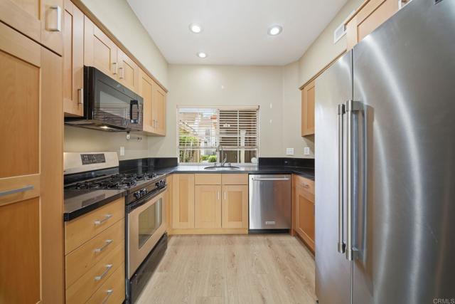 Detail Gallery Image 11 of 50 For 10974 Creekbridge Pl, San Diego,  CA 92128 - 2 Beds | 2/1 Baths