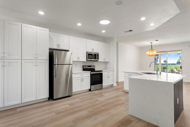 35677 Inverness Avenue, Palm Desert CA: https://media.crmls.org/mediaz/958b4a01-f277-4648-b167-a4eb22ac62b0.jpg