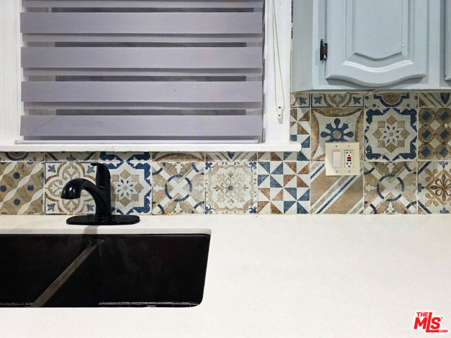 1111 N Spring Avenue, Compton CA: https://media.crmls.org/mediaz/958b855d-8c64-4a27-b2bc-2329553d4526.jpg