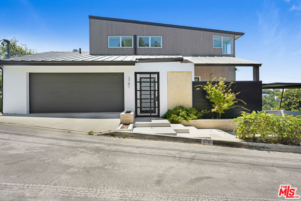 3761 Glenridge Drive