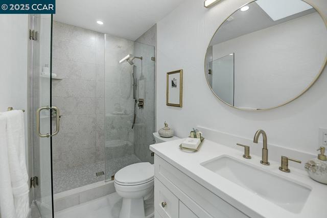 2175 Cactus Ct, Walnut Creek CA: https://media.crmls.org/mediaz/958cac90-1e05-43e8-8a4f-e1c336977ce7.jpg